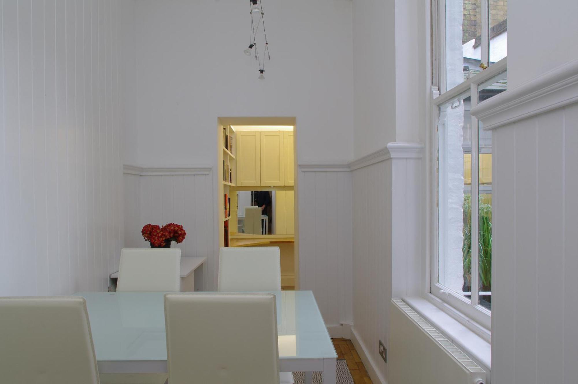 Spacious Soho On Quaint Cobbled Street Londra