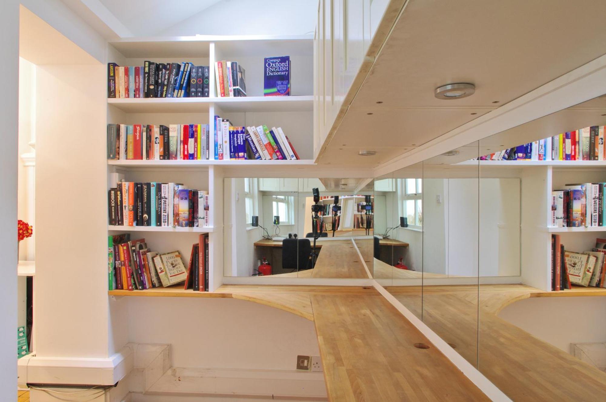 Spacious Soho On Quaint Cobbled Street Appartamento Londra