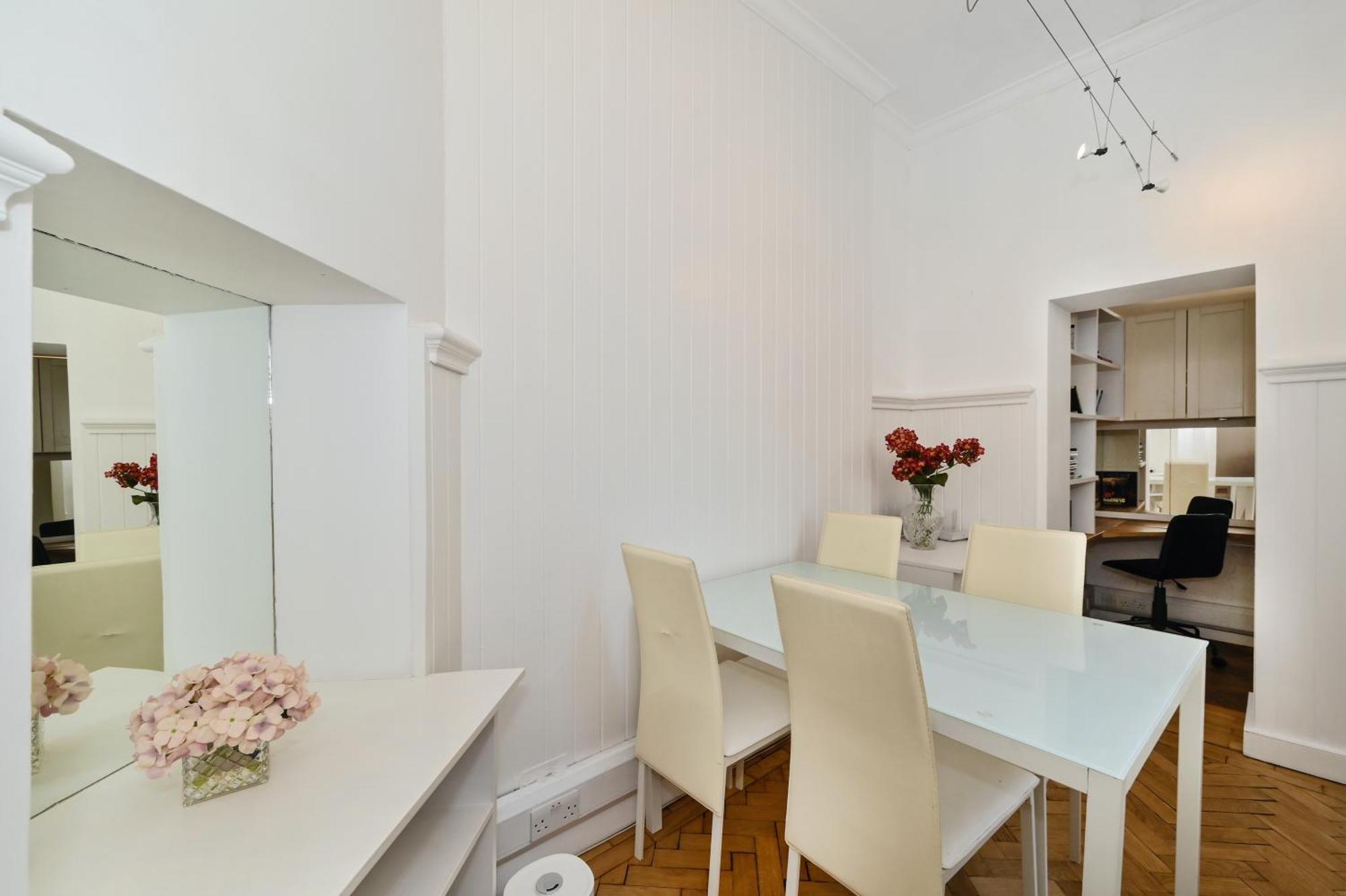 Spacious Soho On Quaint Cobbled Street Appartamento *